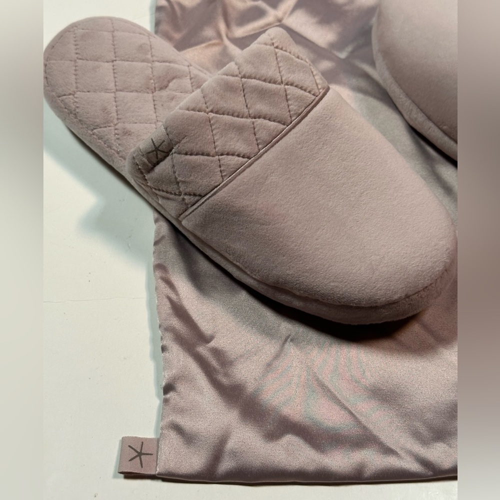 Barefoot Dreams LuxeChic Slippers - Picture 2 of 9